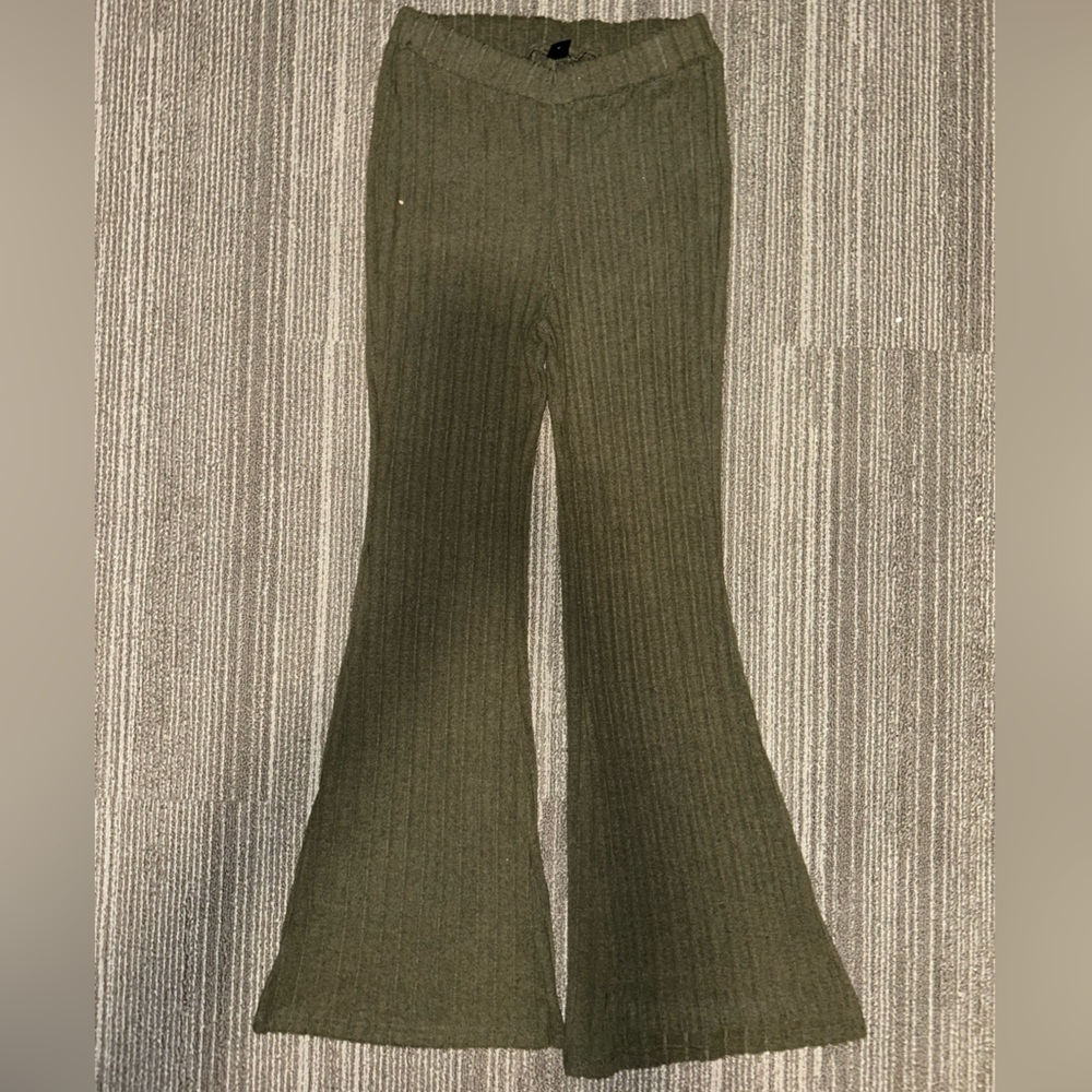 Ribbed Flare Leggings